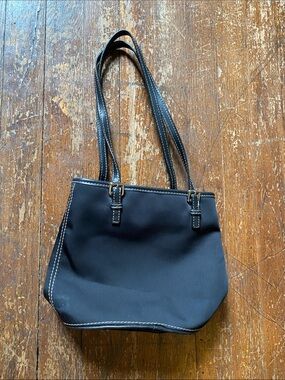 Nine West Black Bucket Tite Bag with Contrast Stitching EUC